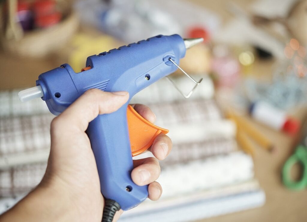 hot glue gun